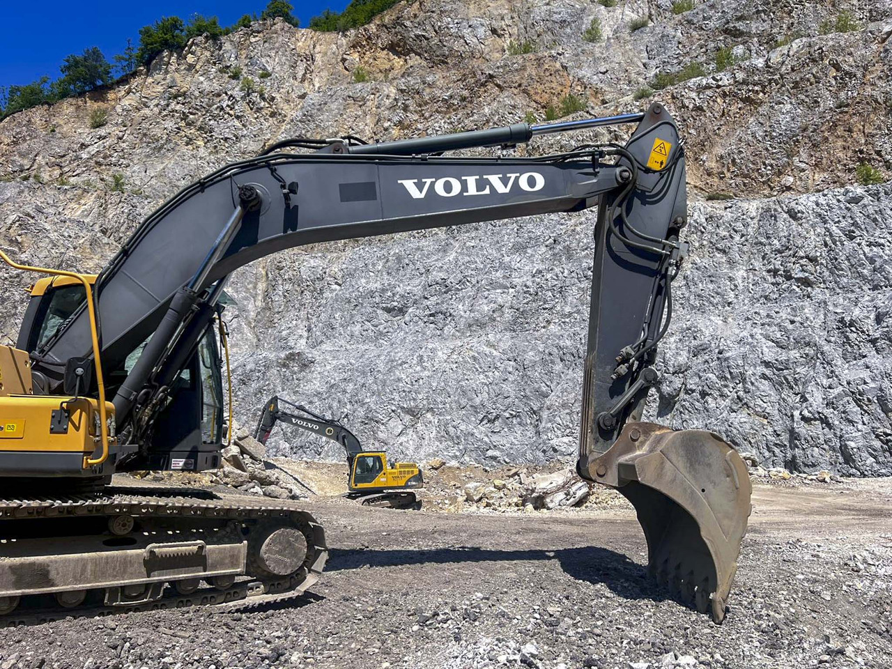 Volvo EC220D - Верижен багер: снимка 4 Volvo EC220D - Верижен багер: снимка 4