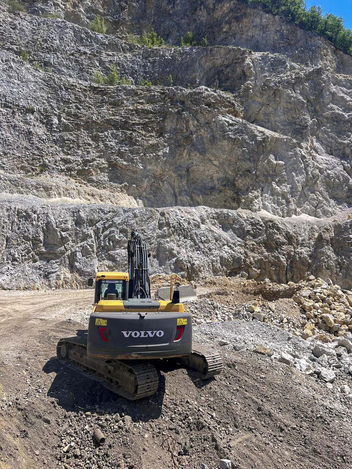 Volvo EC220D - Верижен багер: снимка 3 Volvo EC220D - Верижен багер: снимка 3