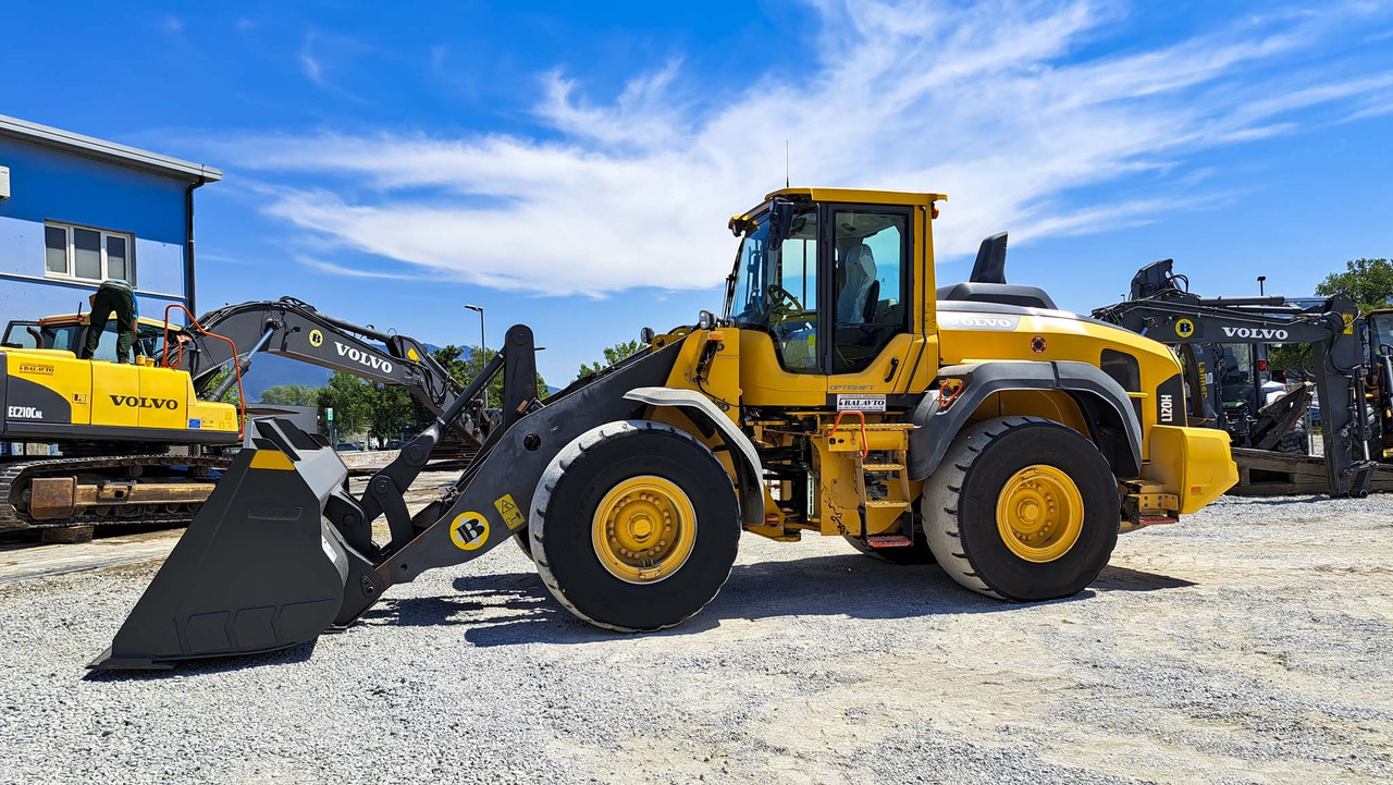 Volvo L120H - Колесен товарач: снимка 3 Volvo L120H - Колесен товарач: снимка 3