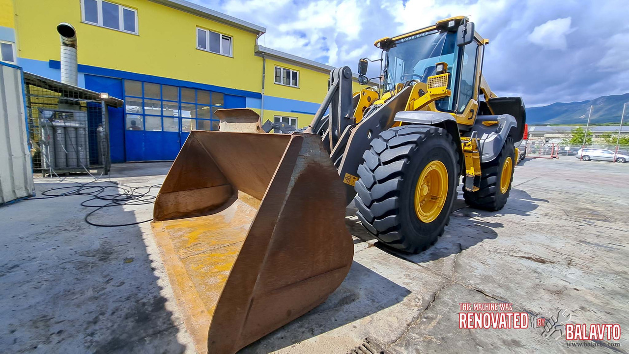 Volvo L120H - Колесен товарач: снимка 2 Volvo L120H - Колесен товарач: снимка 2