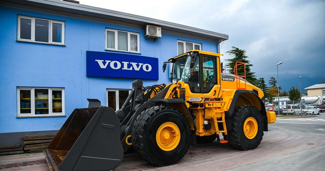 Volvo L150H - Колесен товарач: снимка 1 Volvo L150H - Колесен товарач: снимка 1