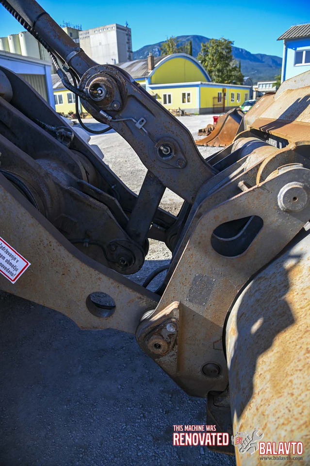 Колесен товарач Volvo L180H: снимка 15