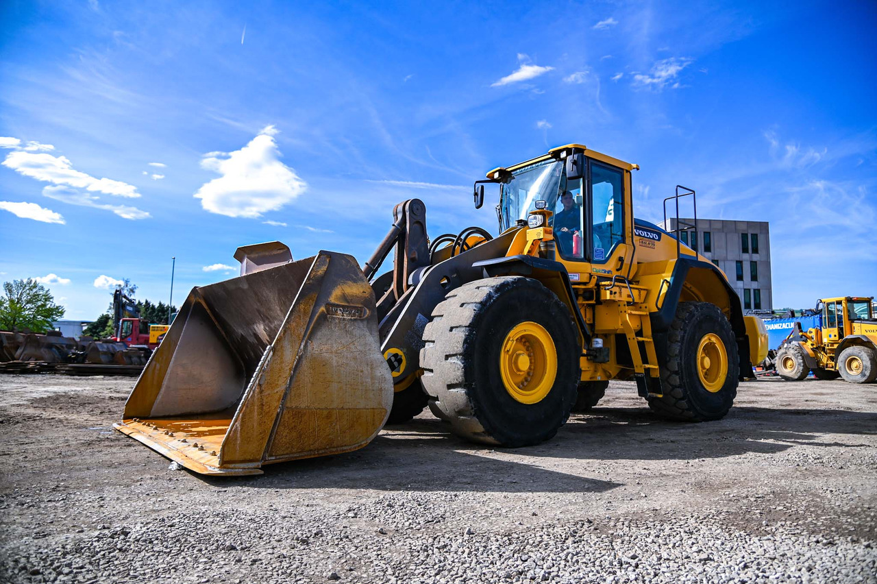 Volvo L180H - Колесен товарач: снимка 1 Volvo L180H - Колесен товарач: снимка 1