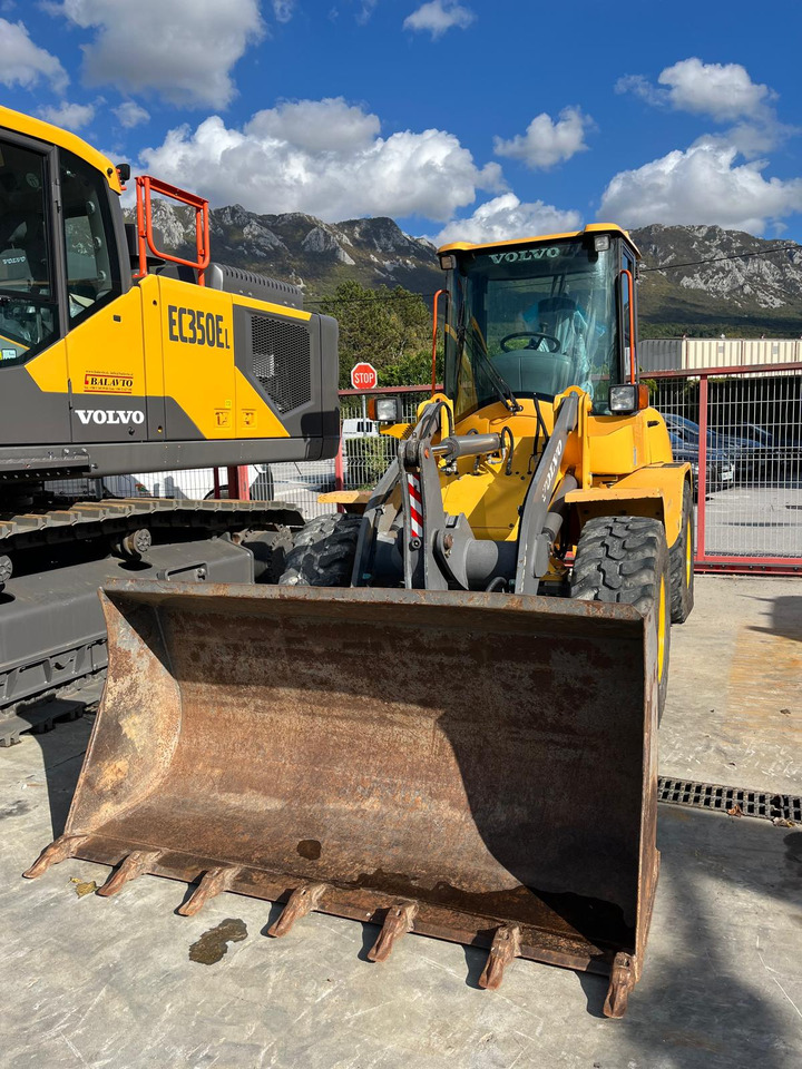 Volvo L35B - Колесен товарач: снимка 2 Volvo L35B - Колесен товарач: снимка 2