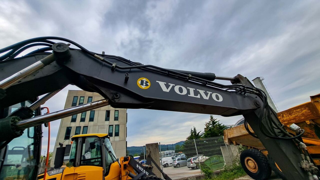 Volvo boom arm 14693314 Volvo EWR150E - Стрела за Багер: снимка 1 Volvo boom arm 14693314 Volvo EWR150E - Стрела за Багер: снимка 1