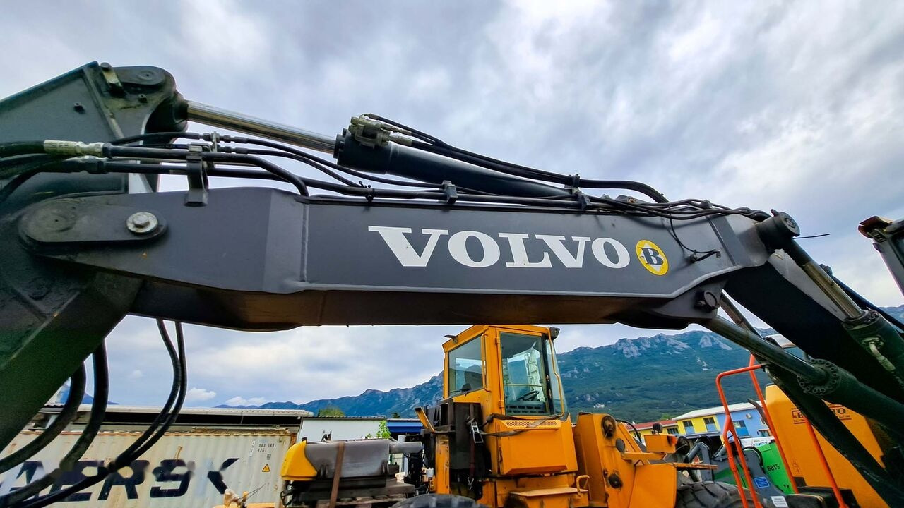 Volvo boom arm 14693314 Volvo EWR150E - Стрела за Багер: снимка 2 Volvo boom arm 14693314 Volvo EWR150E - Стрела за Багер: снимка 2