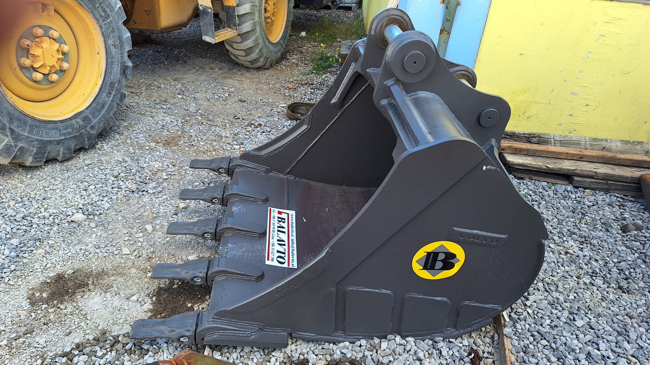 Volvo digging bucket 1200 mm UNI65 - Кофа за багер за Багер: снимка 1 Volvo digging bucket 1200 mm UNI65 - Кофа за багер за Багер: снимка 1