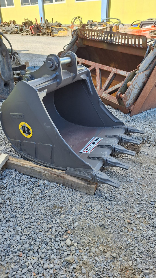Volvo digging bucket 1200 mm UNI65 - Кофа за багер за Багер: снимка 4 Volvo digging bucket 1200 mm UNI65 - Кофа за багер за Багер: снимка 4
