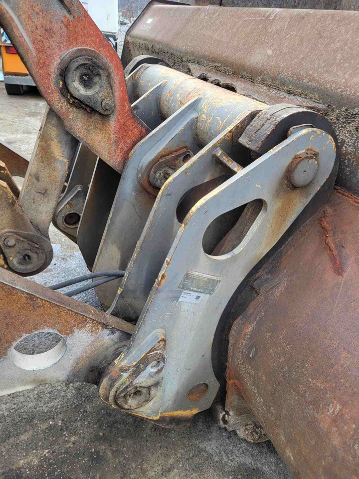 Volvo quick coupler - Бързо сменник за Товарач: снимка 2 Volvo quick coupler - Бързо сменник за Товарач: снимка 2