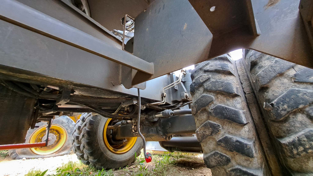 Volvo rear axle 14590304 Volvo EWR150E, EW160D, EW160E, EW180E, EW140E, EWR170E, EW200E MH, EW180D, EW160C, EW180C - Задна ос за Багер: снимка 1 Volvo rear axle 14590304 Volvo EWR150E, EW160D, EW160E, EW180E, EW140E, EWR170E, EW200E MH, EW180D, EW160C, EW180C - Задна ос за Багер: снимка 1