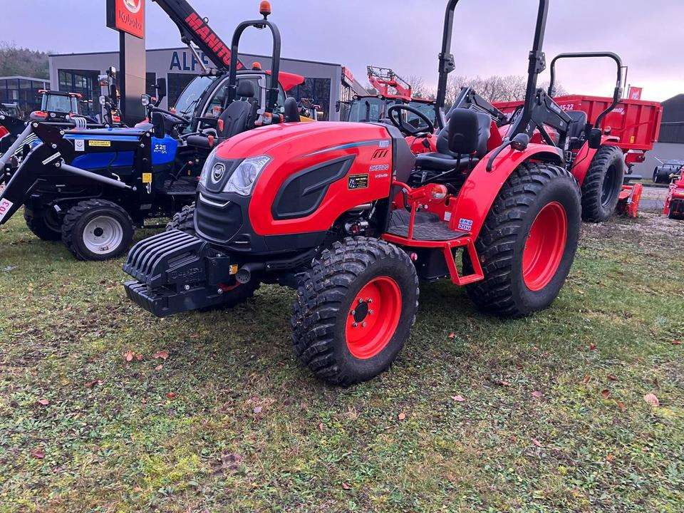 KIOTI Traktor DK 5020 wenig Stunden Rasenbereifung - Малък трактор: снимка 2 KIOTI Traktor DK 5020 wenig Stunden Rasenbereifung - Малък трактор: снимка 2