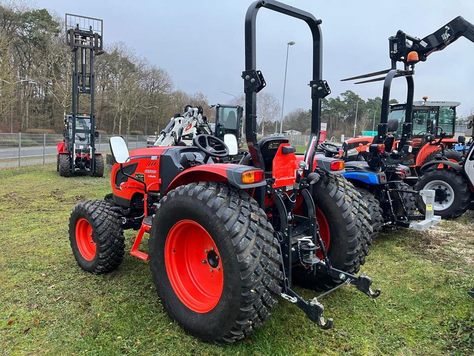 KIOTI Traktor DK 5020 wenig Stunden Rasenbereifung - Малък трактор: снимка 4 KIOTI Traktor DK 5020 wenig Stunden Rasenbereifung - Малък трактор: снимка 4