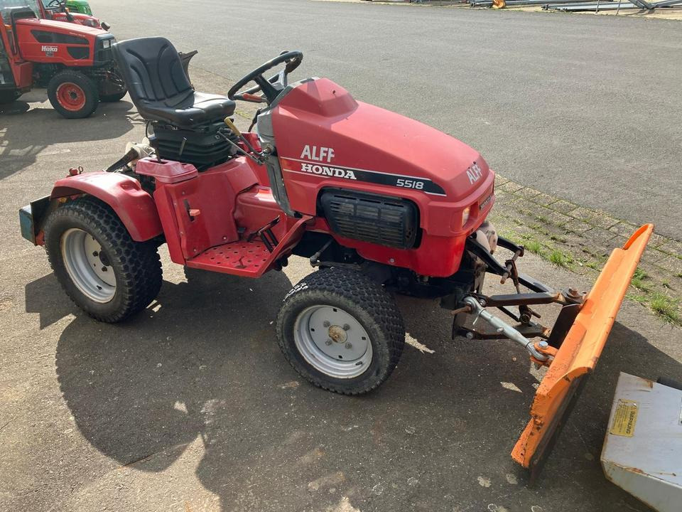 Kommunaltraktor Honda H5518 Schneeschild Winterdienst - Трактор за комунални дейности: снимка 1 Kommunaltraktor Honda H5518 Schneeschild Winterdienst - Трактор за комунални дейности: снимка 1