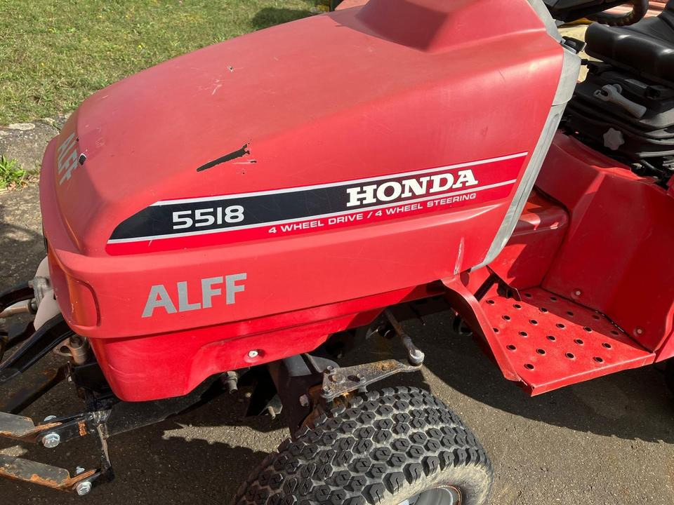 Kommunaltraktor Honda H5518 Schneeschild Winterdienst - Трактор за комунални дейности: снимка 5 Kommunaltraktor Honda H5518 Schneeschild Winterdienst - Трактор за комунални дейности: снимка 5