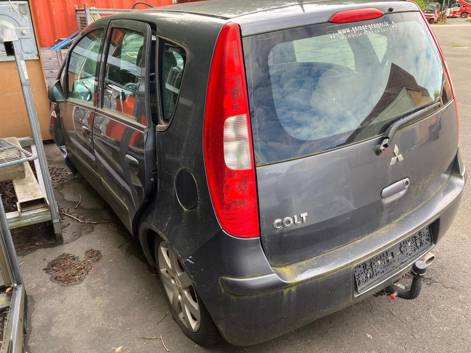 Mitsubishi Colt Unfallfahrzeug - Лек автомобил: снимка 3 Mitsubishi Colt Unfallfahrzeug - Лек автомобил: снимка 3