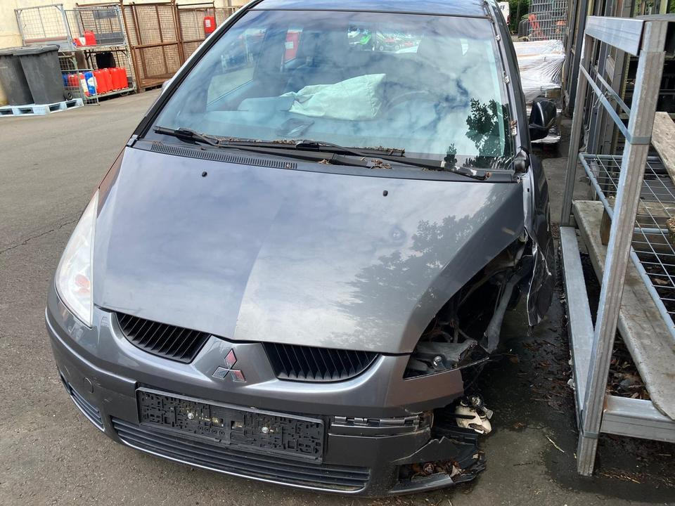 Mitsubishi Colt Unfallfahrzeug - Лек автомобил: снимка 4 Mitsubishi Colt Unfallfahrzeug - Лек автомобил: снимка 4