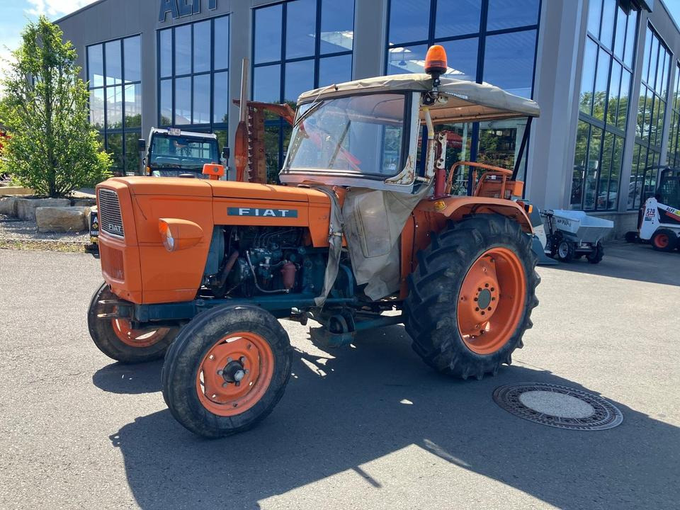 Traktor Fiat 315 Oldtimer mit Mähwerk Baujahr 1968 - Трактор: снимка 5 Traktor Fiat 315 Oldtimer mit Mähwerk Baujahr 1968 - Трактор: снимка 5