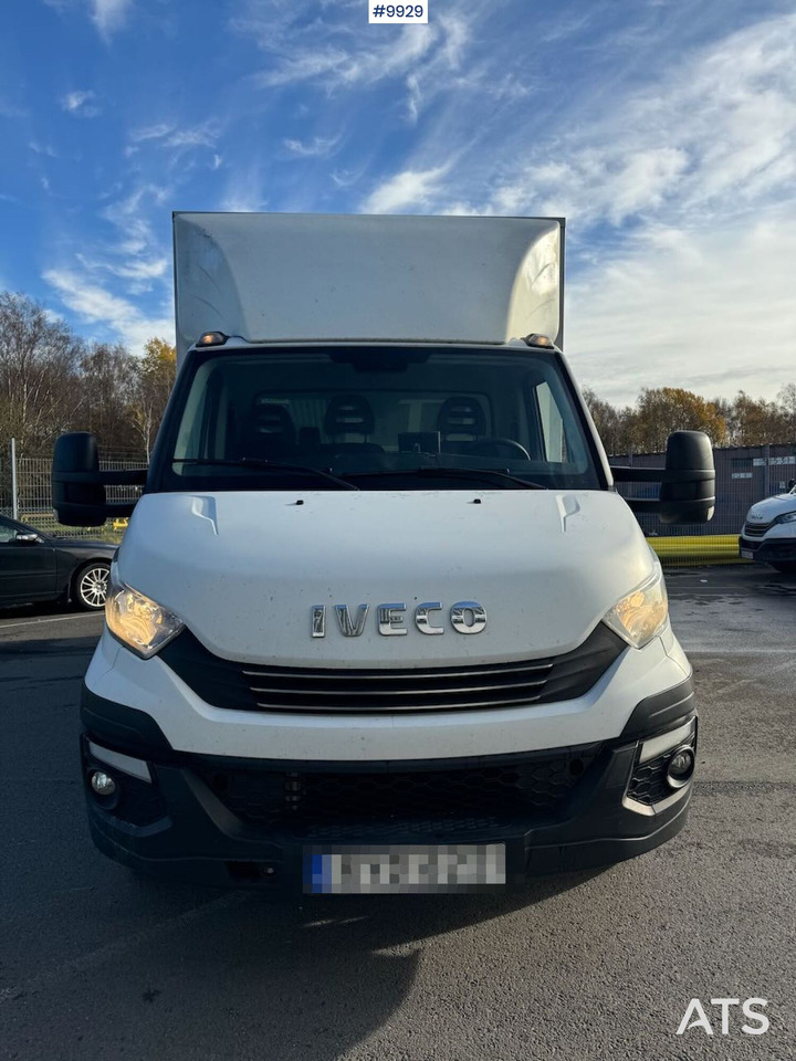 Лекотоварен автомобил фургон Box Truck Iveco Daily with Tail Lift: снимка 11