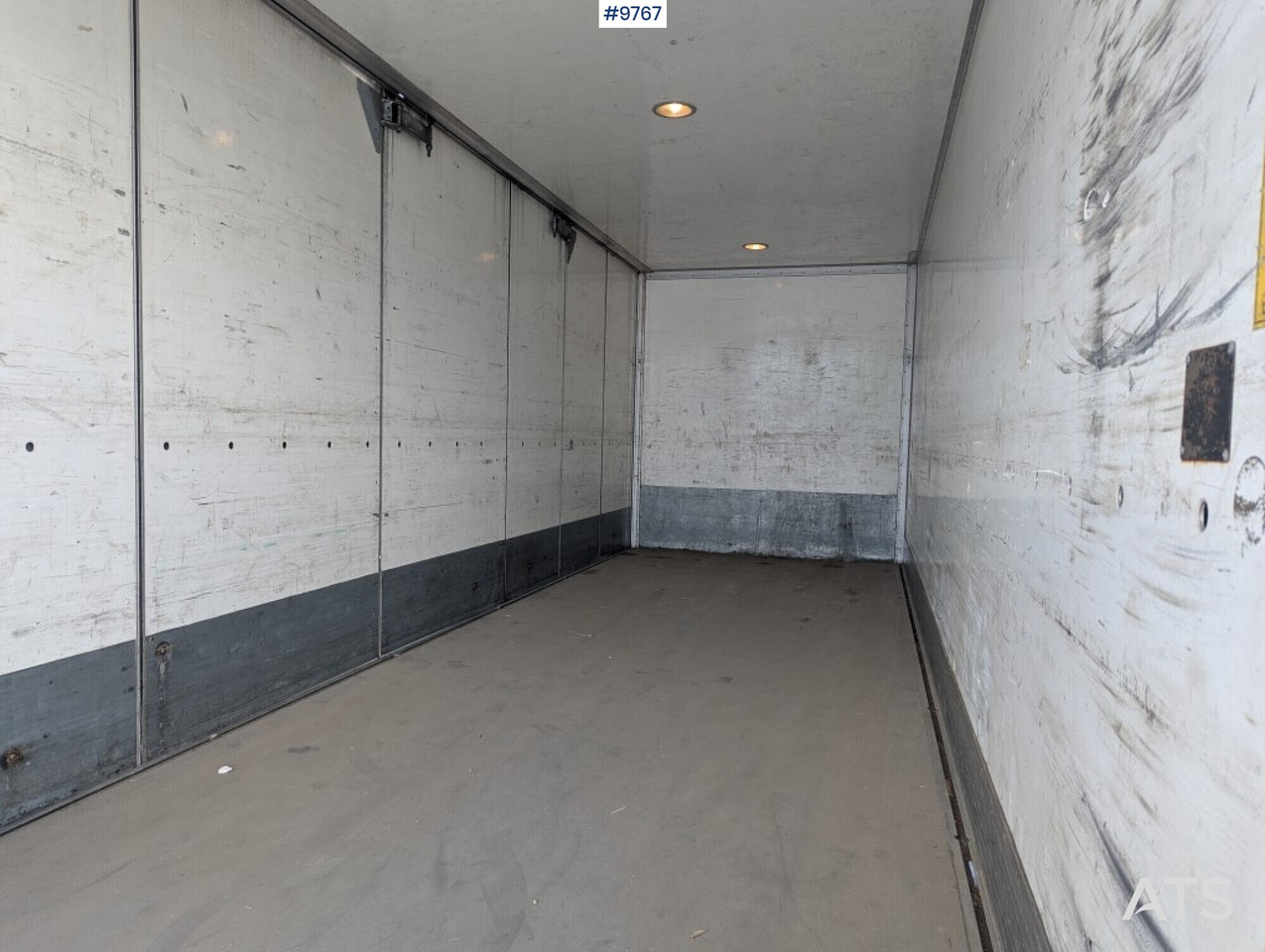 Box Truck Scania P320 4X2 with tail lift - Камион фургон: снимка 5 Box Truck Scania P320 4X2 with tail lift - Камион фургон: снимка 5