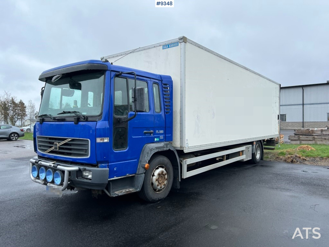 Box Truck Volvo FL6 4X2 with tail lift - Камион фургон: снимка 1 Box Truck Volvo FL6 4X2 with tail lift - Камион фургон: снимка 1