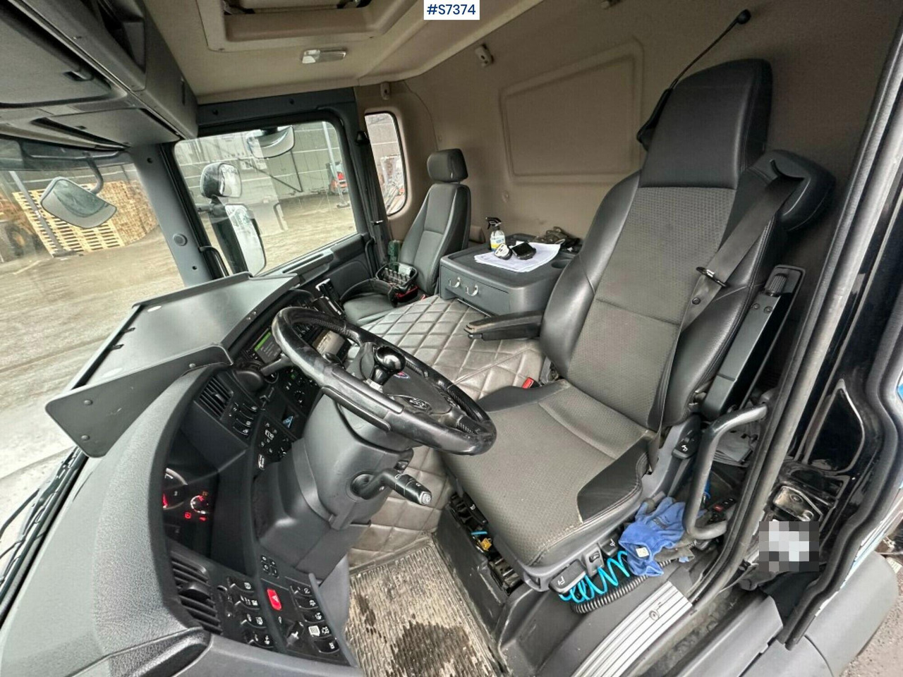 Crane truck Scania P370 with Palfinger PK18002-EH and tail lift - Камион с кран: снимка 5 Crane truck Scania P370 with Palfinger PK18002-EH and tail lift - Камион с кран: снимка 5