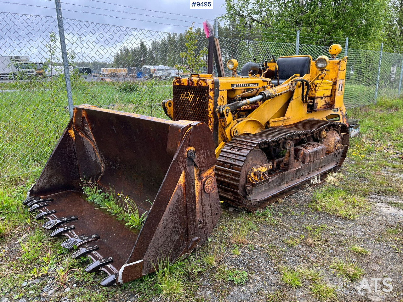 Crawler dozer INTERNATIONAL L125 - Булдозер: снимка 2 Crawler dozer INTERNATIONAL L125 - Булдозер: снимка 2