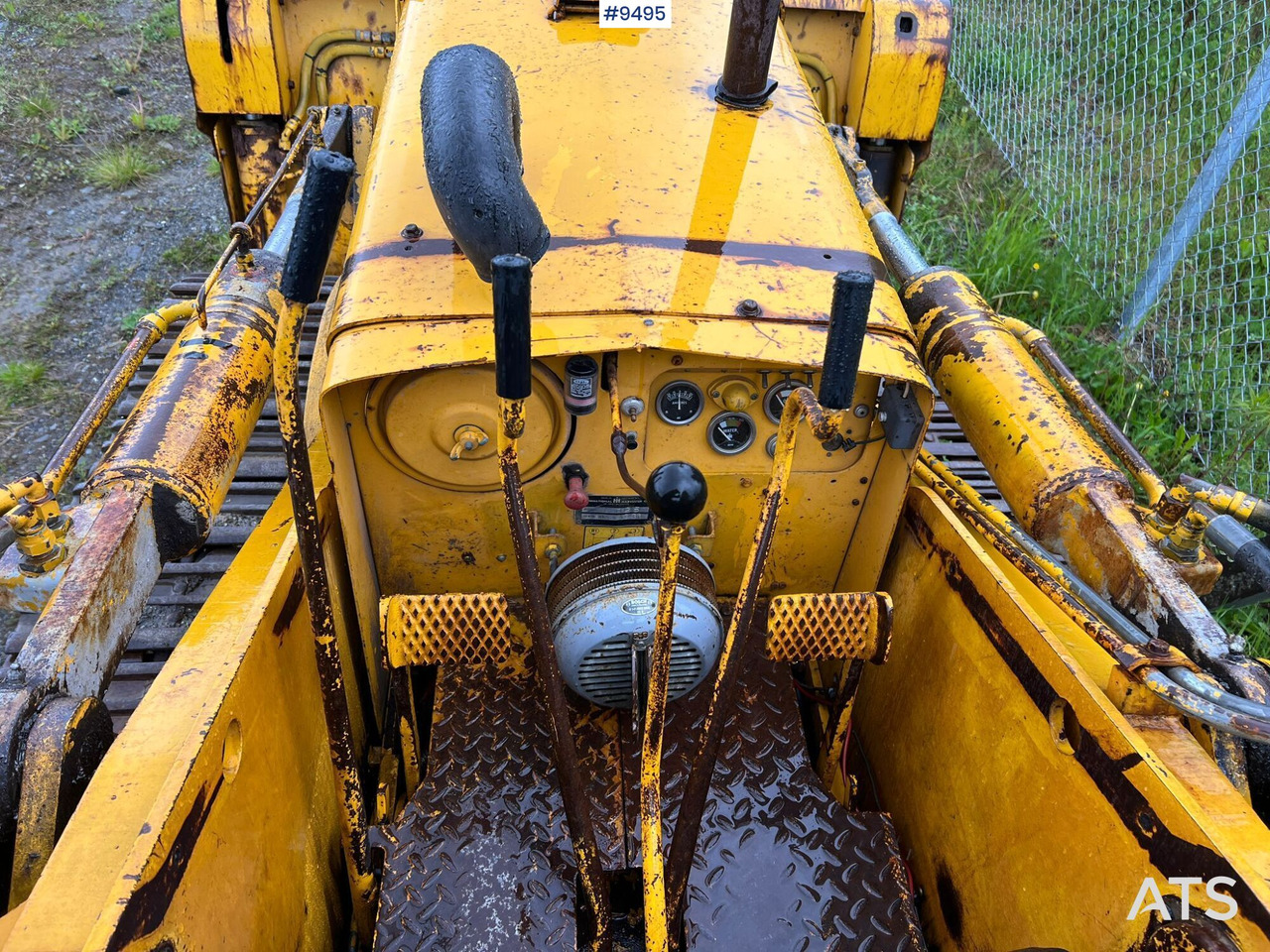 Crawler dozer INTERNATIONAL L125 - Булдозер: снимка 5 Crawler dozer INTERNATIONAL L125 - Булдозер: снимка 5