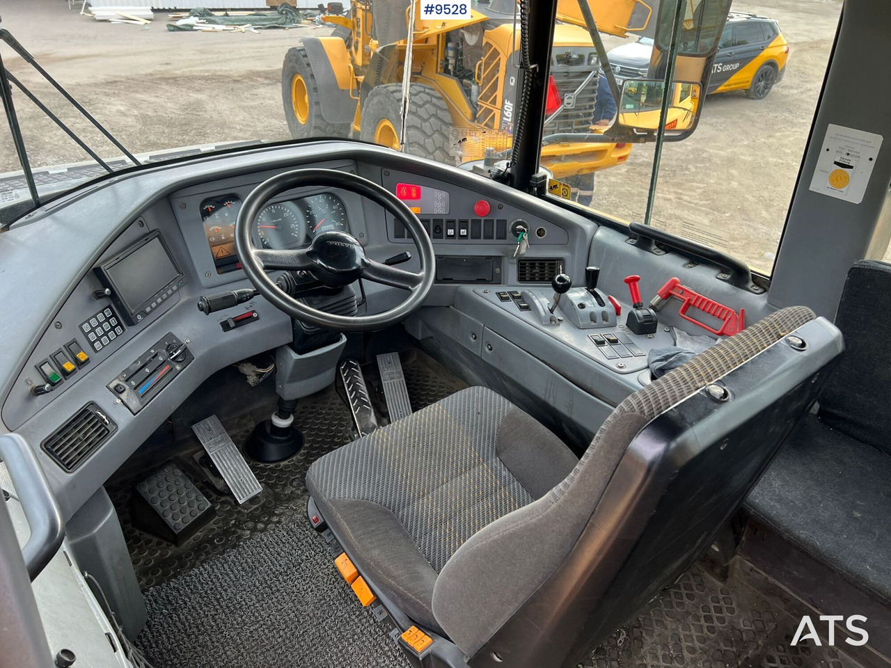 Dumper Volvo A25D 6X6 (SEE VIDEO) - Съчленен самосвал: снимка 5 Dumper Volvo A25D 6X6 (SEE VIDEO) - Съчленен самосвал: снимка 5