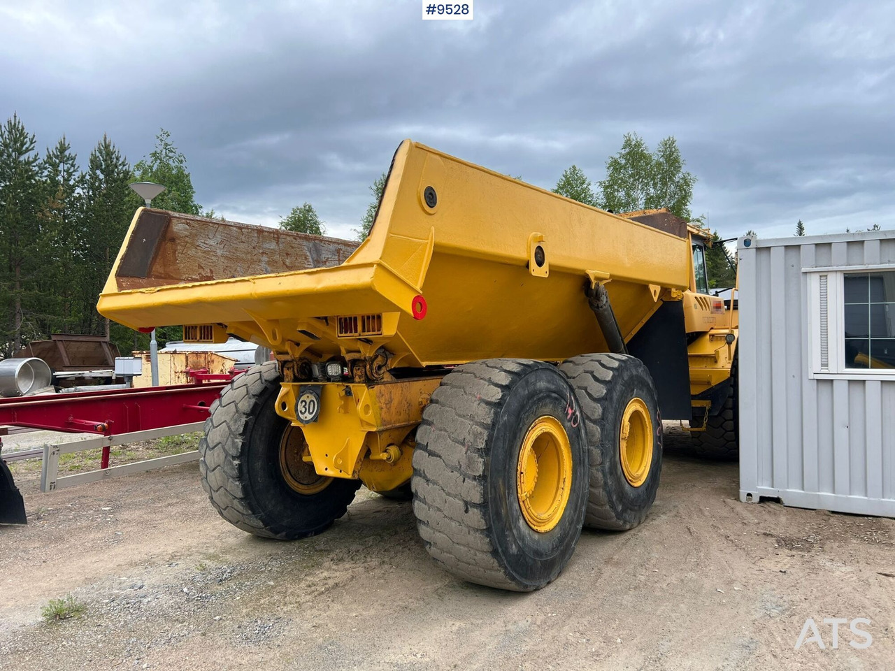 Dumper Volvo A25D 6X6 (SEE VIDEO) - Съчленен самосвал: снимка 4 Dumper Volvo A25D 6X6 (SEE VIDEO) - Съчленен самосвал: снимка 4