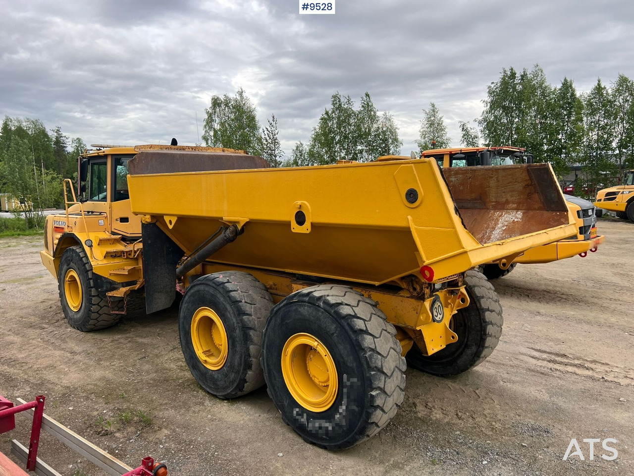 Dumper Volvo A25D 6X6 (SEE VIDEO) - Съчленен самосвал: снимка 3 Dumper Volvo A25D 6X6 (SEE VIDEO) - Съчленен самосвал: снимка 3