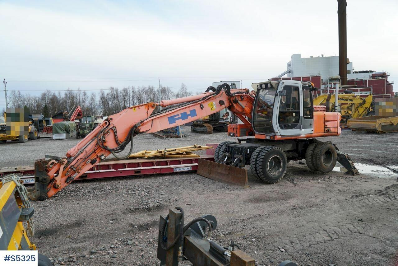 EXCAVATOR Hitachi EX165W with tools - Багер: снимка 2 EXCAVATOR Hitachi EX165W with tools - Багер: снимка 2