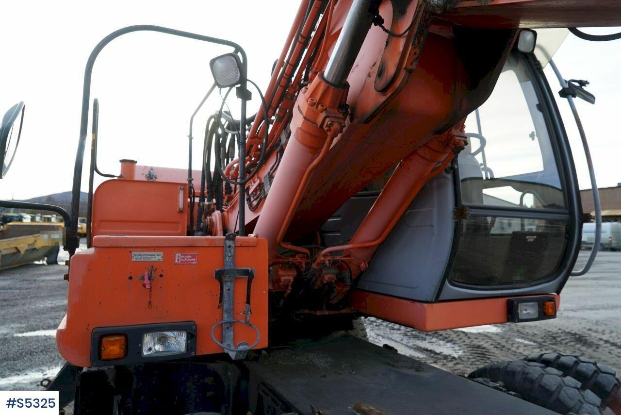 Багер EXCAVATOR Hitachi  EX165W with tools: снимка 18 Багер EXCAVATOR Hitachi  EX165W with tools: снимка 18