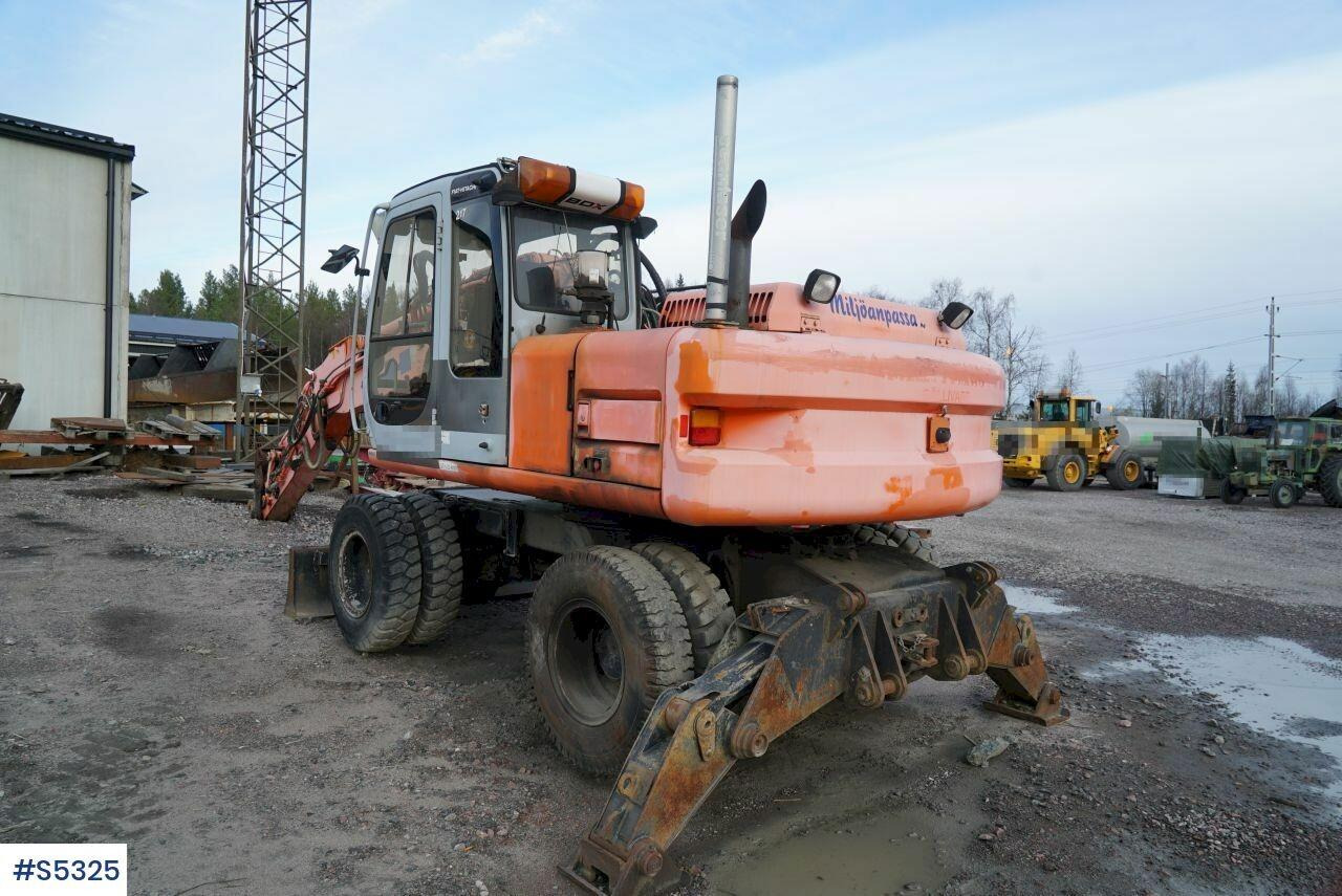 EXCAVATOR Hitachi EX165W with tools - Багер: снимка 3 EXCAVATOR Hitachi EX165W with tools - Багер: снимка 3