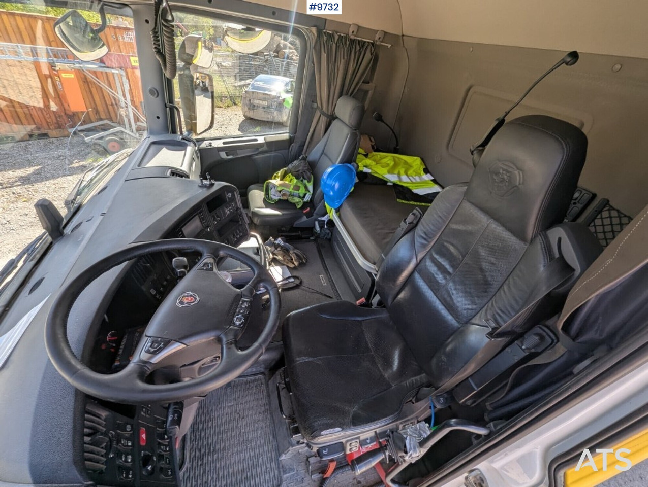 Hooklift Truck Scania R520 6x2 with flatbed - Мултилифт с кука камион: снимка 5 Hooklift Truck Scania R520 6x2 with flatbed - Мултилифт с кука камион: снимка 5