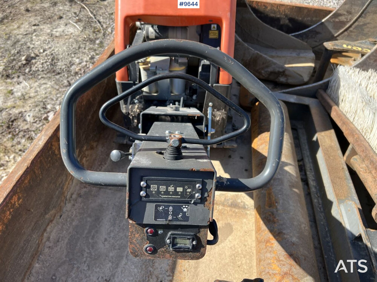 Husqvarna LG504 Vibratory Plate - Виброплоча: снимка 4 Husqvarna LG504 Vibratory Plate - Виброплоча: снимка 4