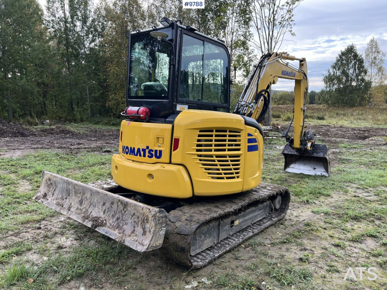 KOMATSU PC55MR-5E0 Excavator with attachments (SEE VIDEO) - Мини багер: снимка 4 KOMATSU PC55MR-5E0 Excavator with attachments (SEE VIDEO) - Мини багер: снимка 4