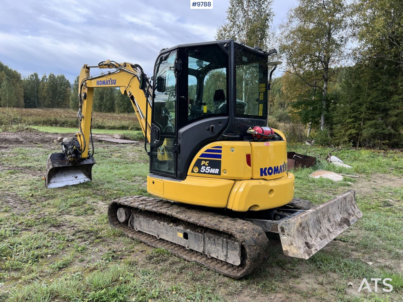 KOMATSU PC55MR-5E0 Excavator with attachments (SEE VIDEO) - Мини багер: снимка 3 KOMATSU PC55MR-5E0 Excavator with attachments (SEE VIDEO) - Мини багер: снимка 3