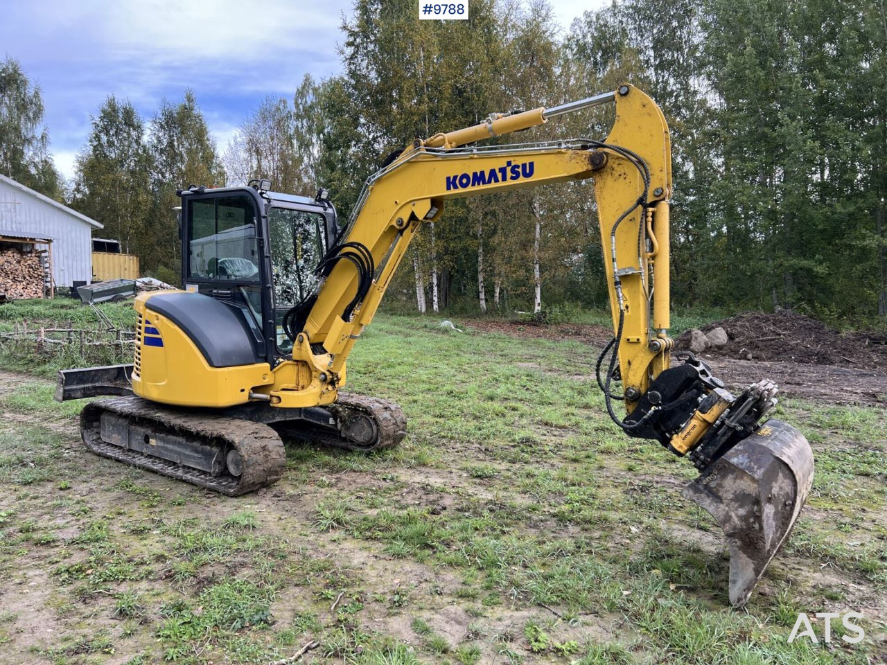 KOMATSU PC55MR-5E0 Excavator with attachments (SEE VIDEO) - Мини багер: снимка 2 KOMATSU PC55MR-5E0 Excavator with attachments (SEE VIDEO) - Мини багер: снимка 2