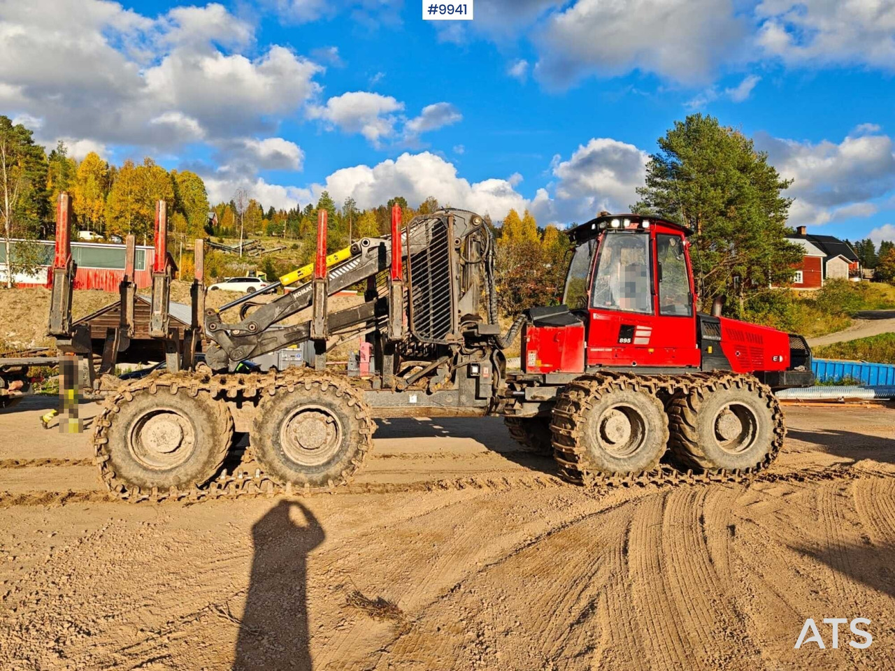 Komatsu 895 Forwarder (VIDEO) - Форвардер: снимка 4 Komatsu 895 Forwarder (VIDEO) - Форвардер: снимка 4