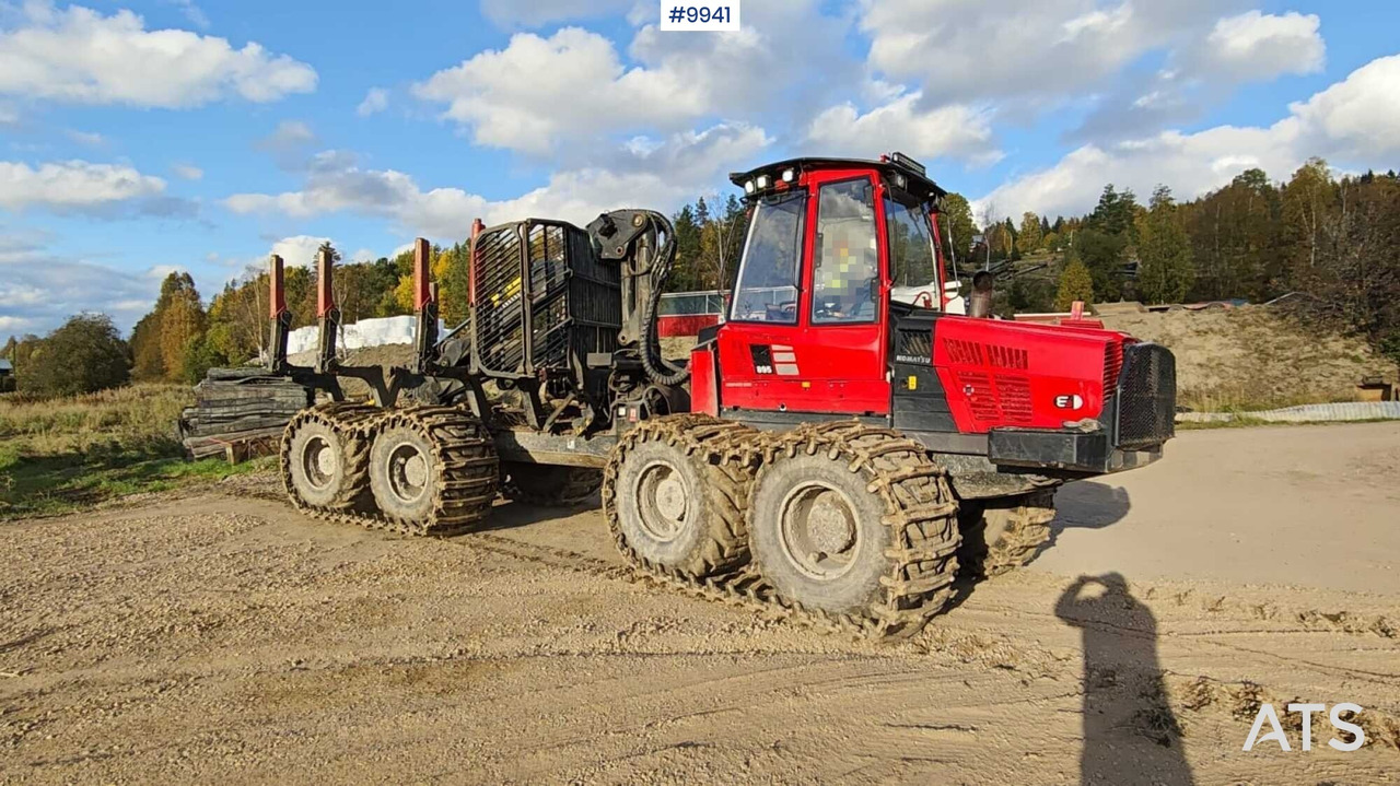 Komatsu 895 Forwarder (VIDEO) - Форвардер: снимка 2 Komatsu 895 Forwarder (VIDEO) - Форвардер: снимка 2