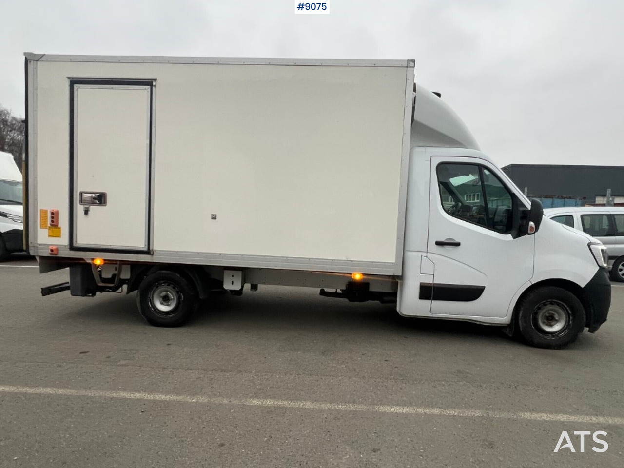 Refrigerated truck - Renault Master - Хладилен бус: снимка 2 Refrigerated truck - Renault Master - Хладилен бус: снимка 2