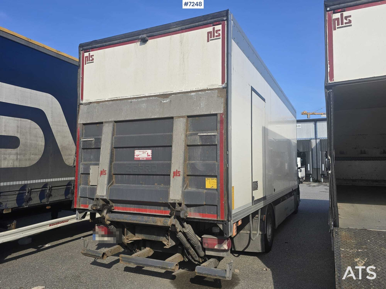 Scania P320 Box truck with tail lift - Камион фургон: снимка 4 Scania P320 Box truck with tail lift - Камион фургон: снимка 4