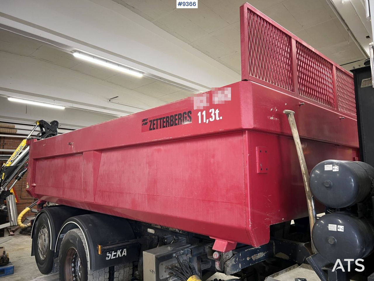 Scania R560 with laxo lock and plow equipment - Самосвал камион: снимка 5 Scania R560 with laxo lock and plow equipment - Самосвал камион: снимка 5
