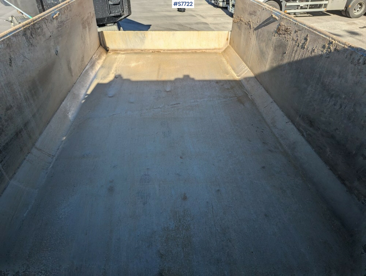 Tipper Truck DAF FAT XF530Z - Самосвал камион: снимка 3 Tipper Truck DAF FAT XF530Z - Самосвал камион: снимка 3