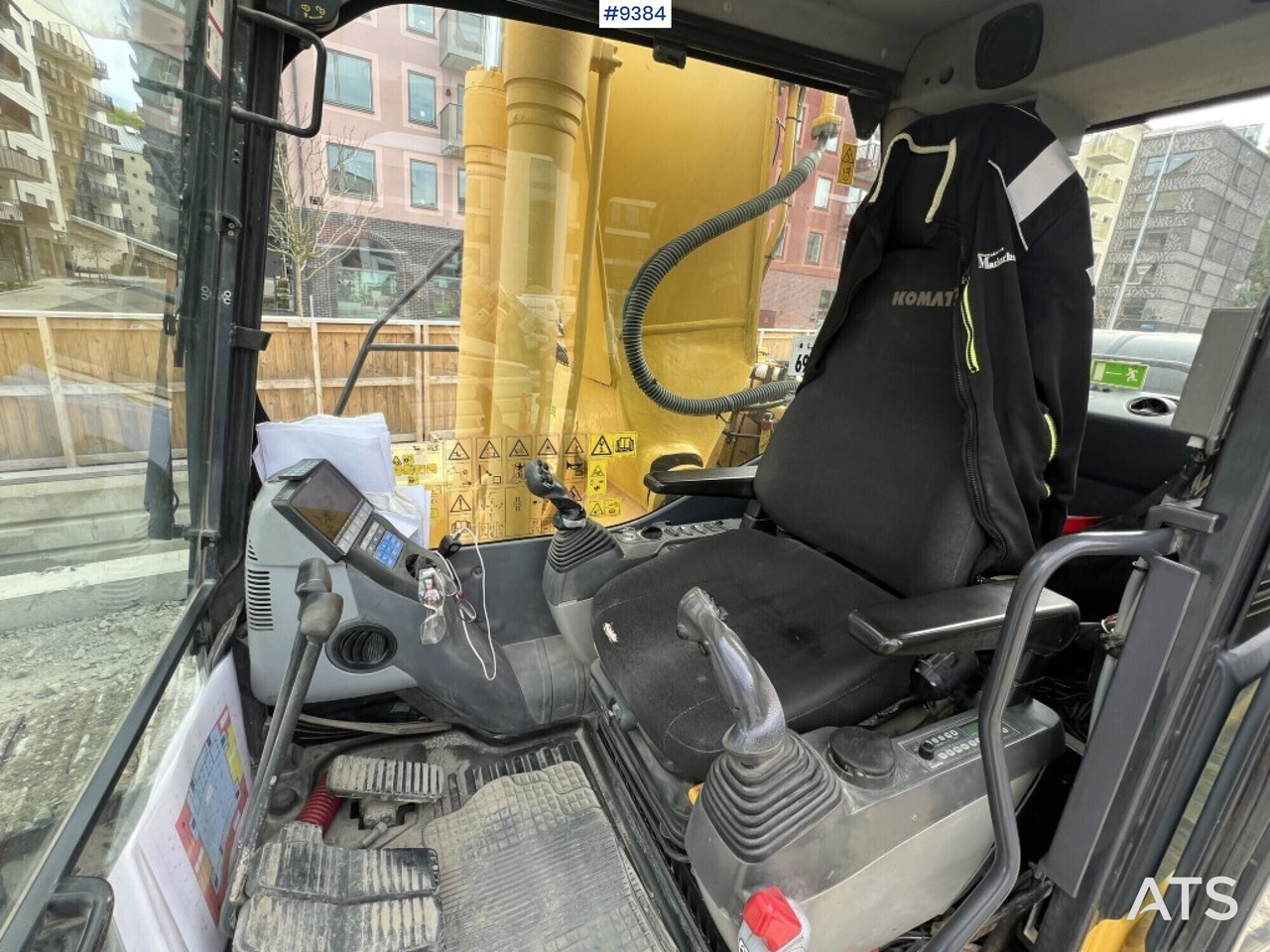 Tracked excavator Komatsu PC 210 LC (VIDEO) - Верижен багер: снимка 5 Tracked excavator Komatsu PC 210 LC (VIDEO) - Верижен багер: снимка 5