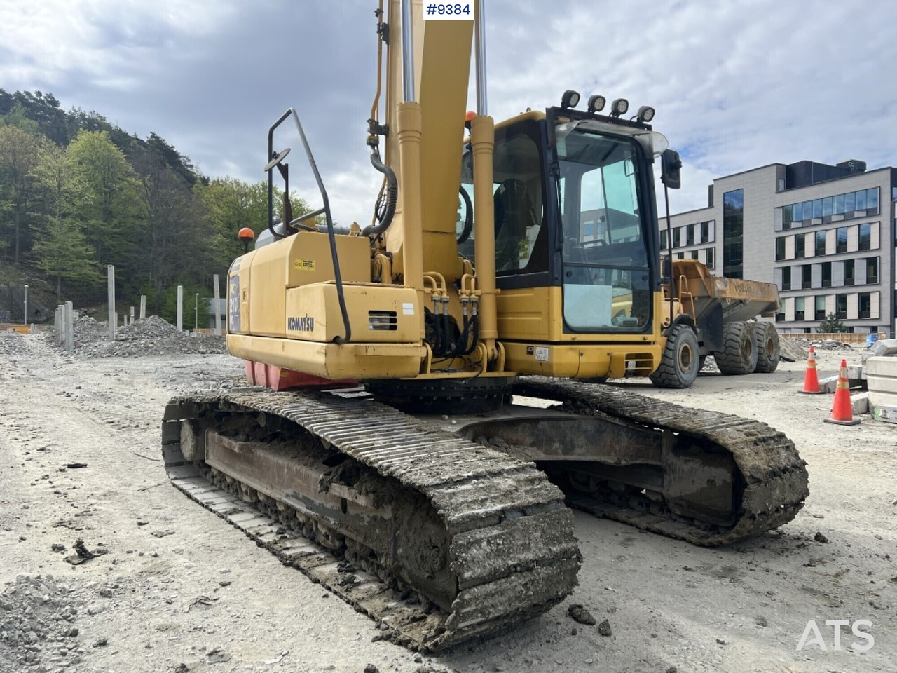 Tracked excavator Komatsu PC210LC (VIDEO) - Верижен багер: снимка 2 Tracked excavator Komatsu PC210LC (VIDEO) - Верижен багер: снимка 2