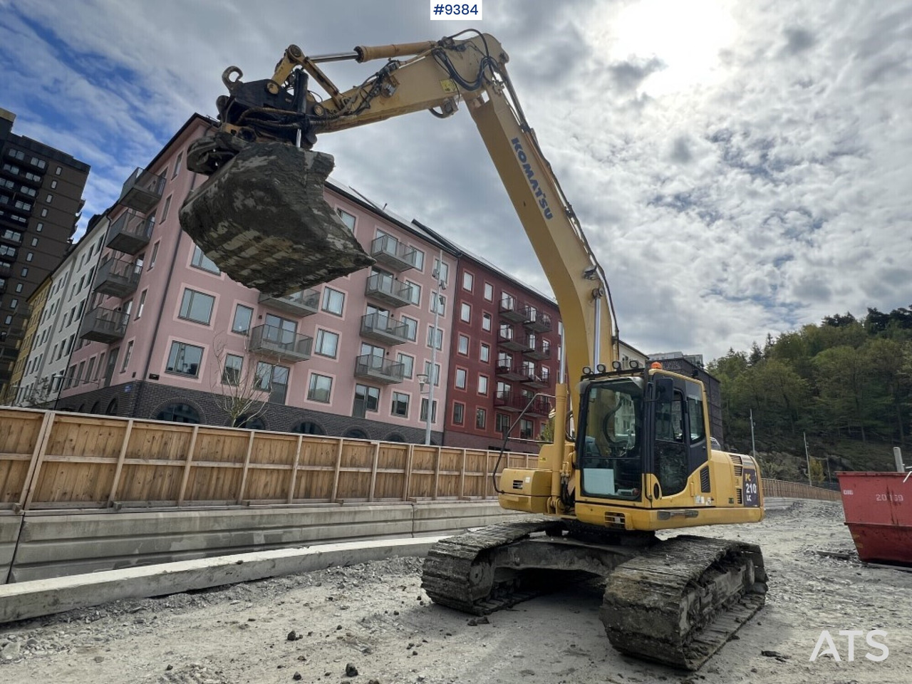 Tracked excavator Komatsu PC210LC (VIDEO) - Верижен багер: снимка 1 Tracked excavator Komatsu PC210LC (VIDEO) - Верижен багер: снимка 1