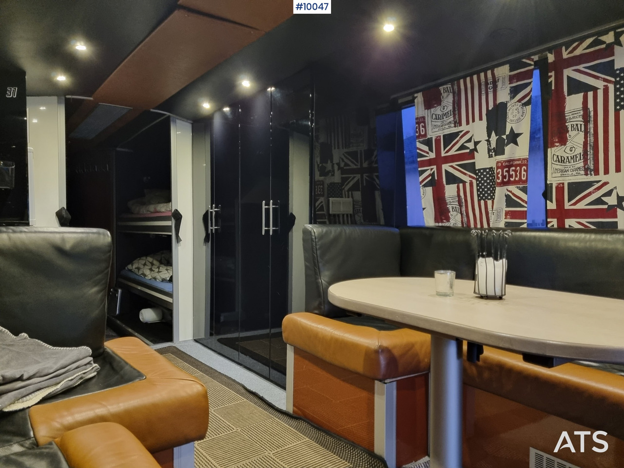 Кемпер ван VOLVO B10M-70B Motorhome / Snowmobile bus with rear lift: снимка 14