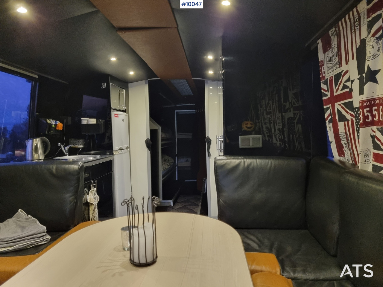 Кемпер ван VOLVO B10M-70B Motorhome / Snowmobile bus with rear lift: снимка 13