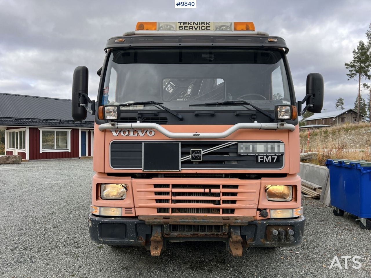 Volvo FM7 crane truck/tipper truck with Hiab 112 (video) - Самосвал камион: снимка 2 Volvo FM7 crane truck/tipper truck with Hiab 112 (video) - Самосвал камион: снимка 2